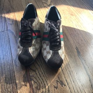 Gucci running sneakers